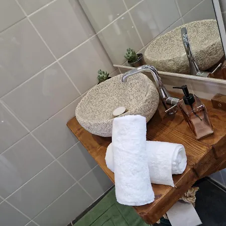 Moradia T2 Em Bairro Pitoresco Da * Covilhã