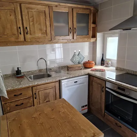 Moradia T2 Em Bairro Pitoresco Da 別荘 *