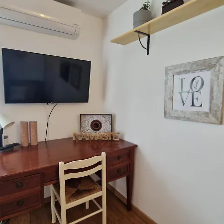 Moradia T2 Em Bairro Pitoresco Da *