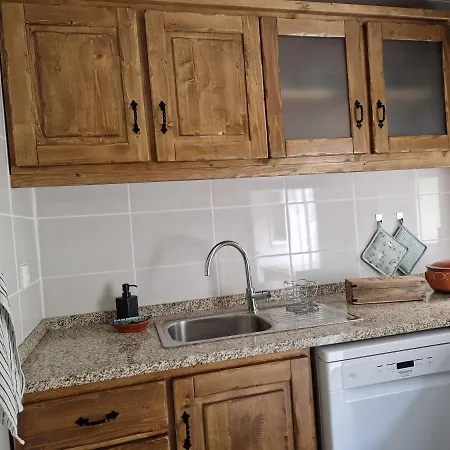 Moradia T2 Em Bairro Pitoresco Da - Cantinho Da Luz * Covilhã