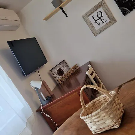 Moradia T2 Em Bairro Pitoresco Da *