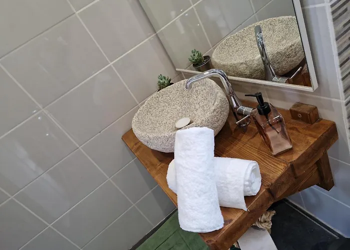 Moradia T2 Em Bairro Pitoresco Da * Covilhã