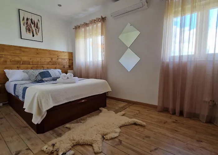 Moradia T2 Em Bairro Pitoresco Da - Cantinho Da Luz * Covilhã
