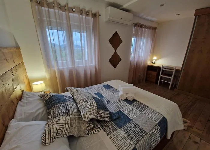 Moradia T2 Em Bairro Pitoresco Da - Cantinho Da Luz * Covilhã