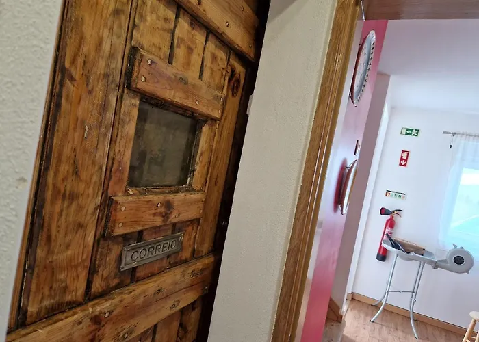 Moradia T2 Em Bairro Pitoresco Da *