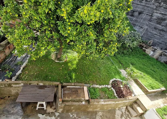 Moradia T2 Em Bairro Pitoresco Da - Cantinho Da Luz *