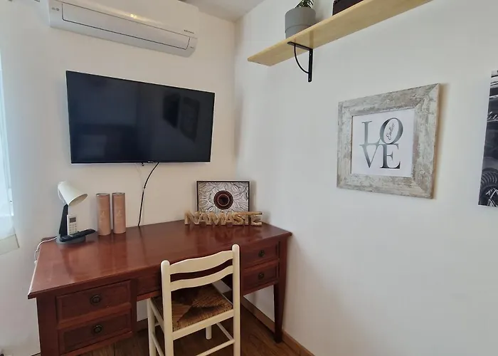 Moradia T2 Em Bairro Pitoresco Da *